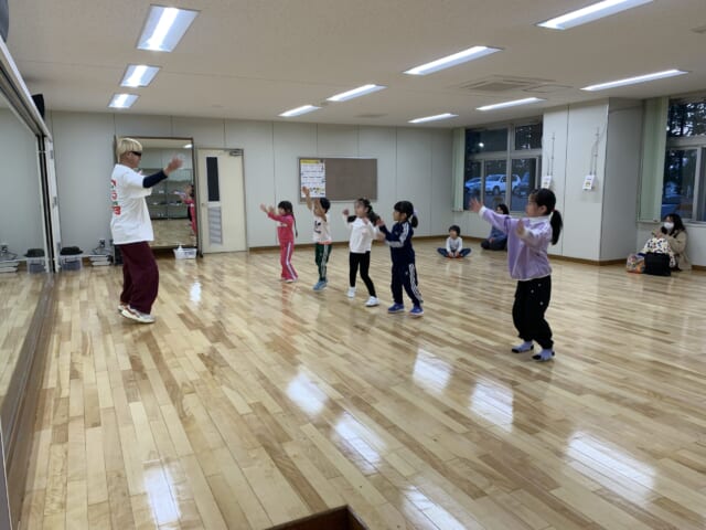 リズムダンス